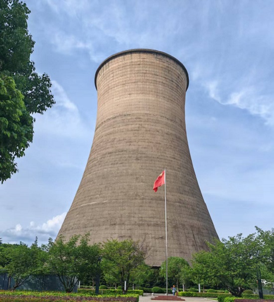 電廠冷卻塔拆除:綠色拆除的專業技藝與安全之道